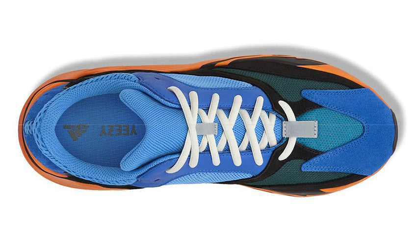 حذاء أديداس Yeezy 700 V1 "أزرق ساطع".
