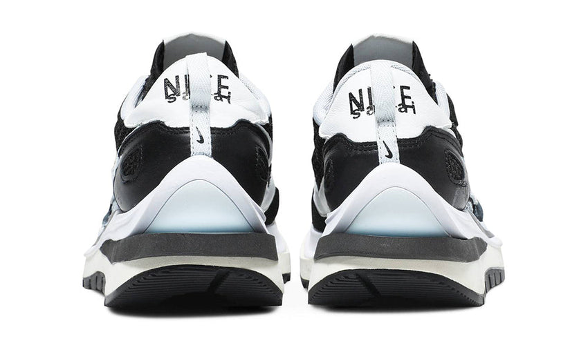 Nike Sacai X Vaporwaffle 'Black White'